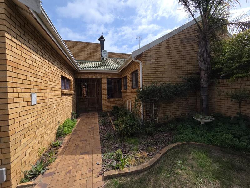 2 Bedroom Property for Sale in Blommendal Western Cape